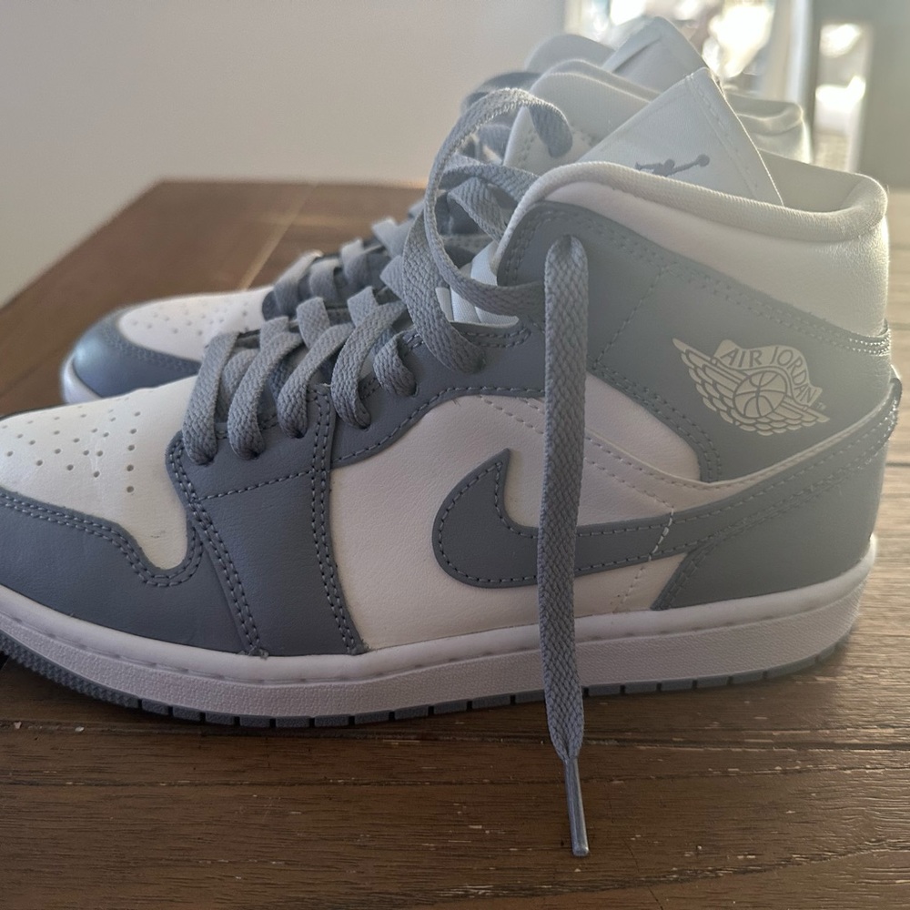 Nike Air Jordan Women's Sneakers in Gray and White